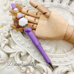 Pens,Hello Kitty,Beaded Pens,School,Supplies,Office,Gifts for Her,cutepens,hellokittypen,hellokitty,beadedpens,acrylic beads, metal enamel charm, Crystal bead, metal findings, rhinestone spacers, refill cartridge