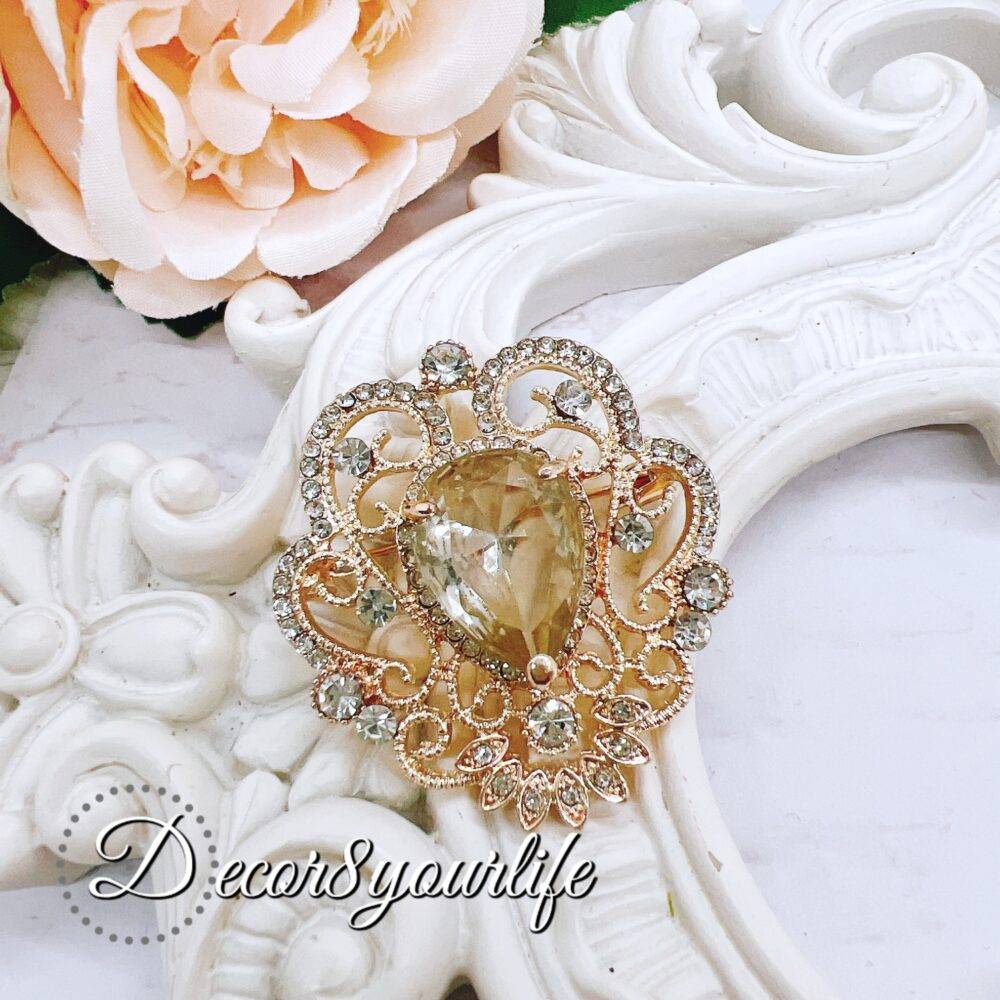 Elegant Rococo Style Brooch