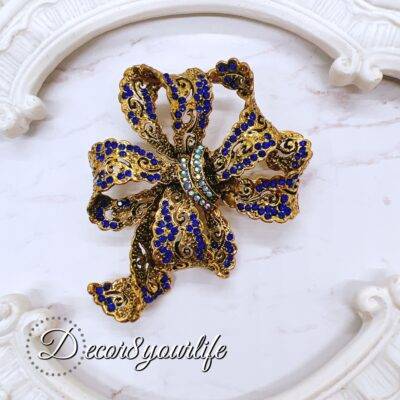 Large rhinestone diy wedding brooch with blue crystals. Vintage style. Elegant.