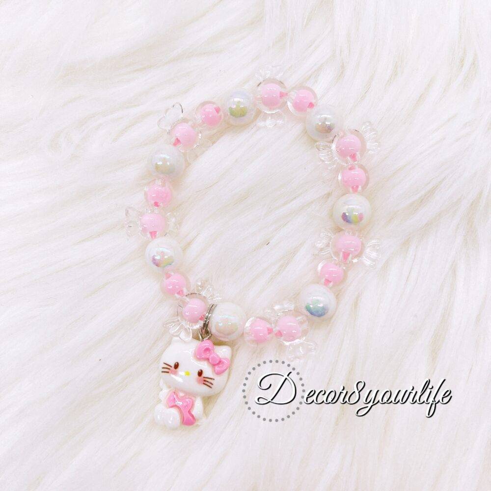 Hello Kitty bracelet, Sanrio bracelet, kawaii bracelet, pink beaded bracelet, kids Hello Kitty gift, Hello Kitty jewelry, charm bracelet for kids, girls charm bracelet, Hello Kitty accessories, handmade charm bracelet, kawaii jewelry gift