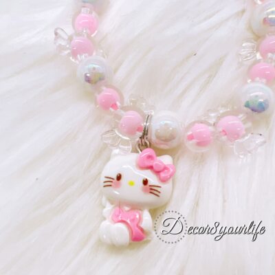 Hello Kitty bracelet, Sanrio bracelet, kawaii bracelet, pink beaded bracelet, kids Hello Kitty gift, Hello Kitty jewelry, charm bracelet for kids, girls charm bracelet, Hello Kitty accessories, handmade charm bracelet, kawaii jewelry gift