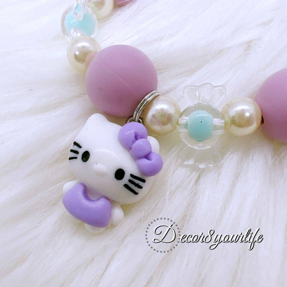 Hello Kitty bracelet, Sanrio bracelet, kawaii bracelet, pink beaded bracelet, kids Hello Kitty gift, Hello Kitty jewelry, charm bracelet for kids, girls charm bracelet, Hello Kitty accessories, handmade charm bracelet, kawaii jewelry gift