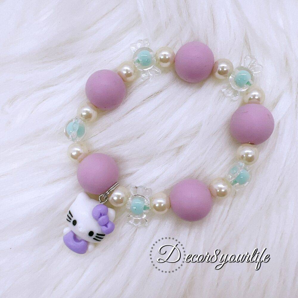 Hello Kitty bracelet, Sanrio bracelet, kawaii bracelet, pink beaded bracelet, kids Hello Kitty gift, Hello Kitty jewelry, charm bracelet for kids, girls charm bracelet, Hello Kitty accessories, handmade charm bracelet, kawaii jewelry gift