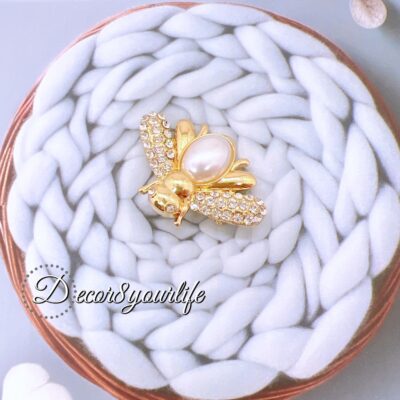 Elegant Bumblebee brooch with pearl accent