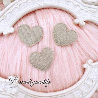 Add soft dimension to journals, scrapbook pages, and cards with these heart appliques. Sold in packs of 3. Available in multiple colors.