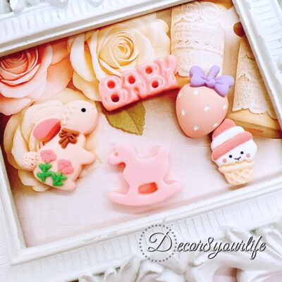 Pack of 5 cute characteer, kawaii cabochons in pastel peach tones. These adorable flat-back embellishments can be used on hair bows,scrapbook layouts,journal covers,chunky charms,kid's crafts,gift embellishments and other DIY craft projects.