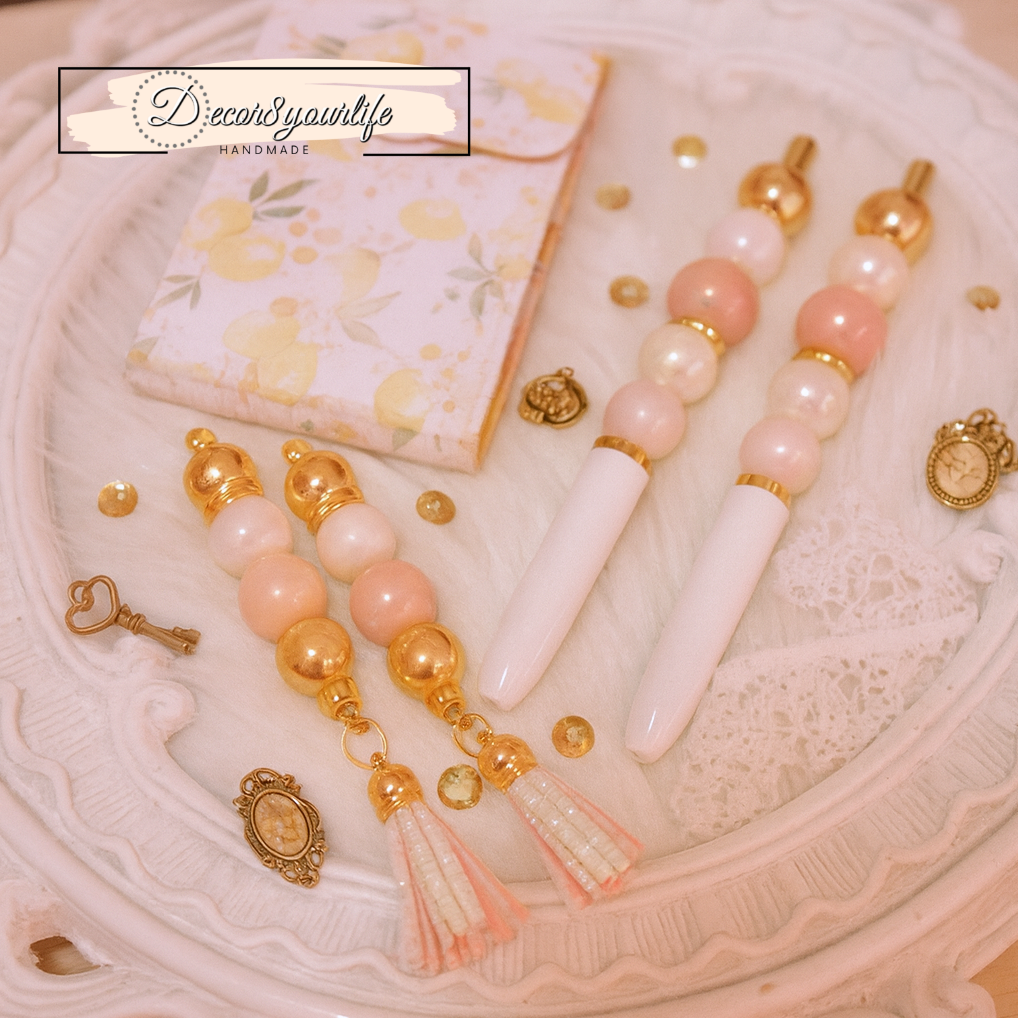 10 Beautiful Ways to Use Tassels in Your DIY Crafts and Journals