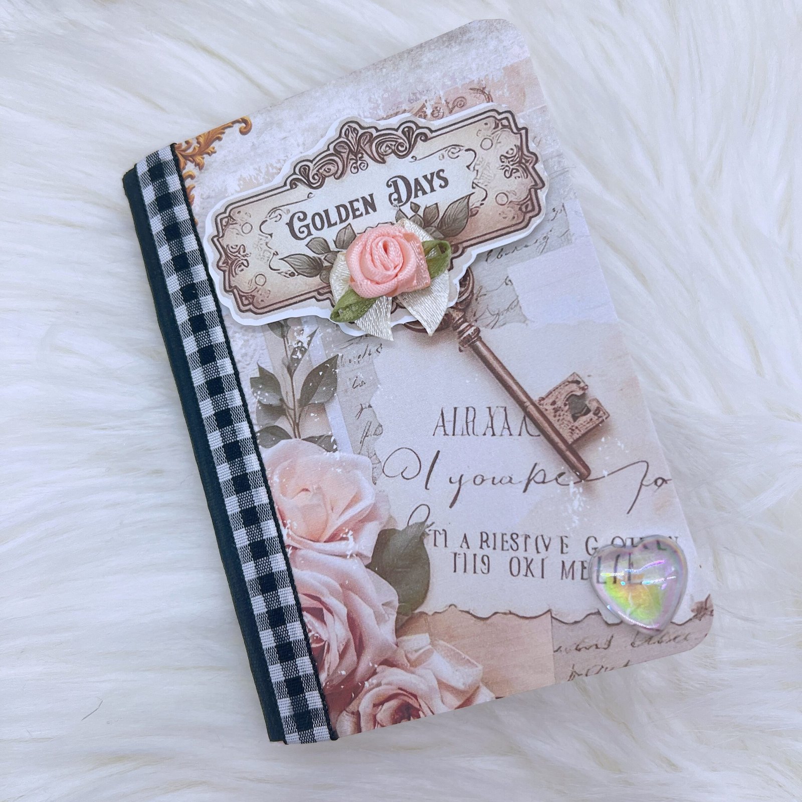 Golden Days vintage style pocket journal by Decor8yourlife. 4.5 x 3.25 in size. 80 sheets. 160 pages. college ruled. Perfect for teacher gifts, co-worker gifts, stocking stuffers, gifts for friends.